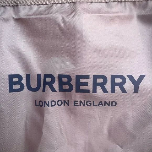 Authentic Burberry Khaki Garment Bag Never Used - Picture 3 of 8